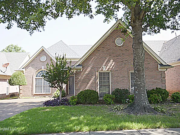 1036 Warwick Pl, Southaven, MS 38671