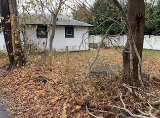 3 Robert St, Dartmouth, MA 02747