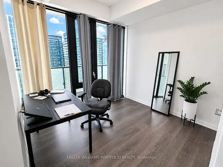161 Roehampton Ave #3003 — Photo 8