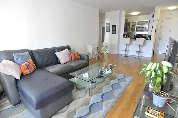 Rented by Camelot Realty Group | media 20