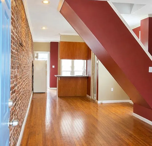 2823 Maisel St — Photo 2