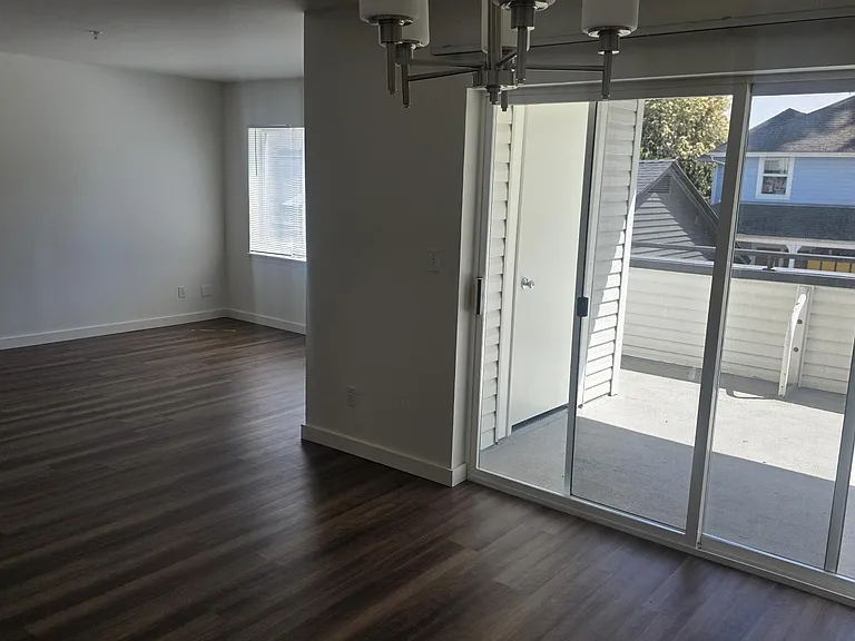 Issaquah Valley Place — Photo 16