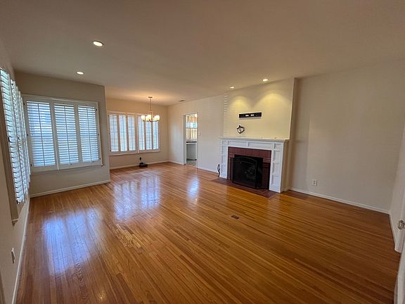 3rd image of 6336 W 84th St