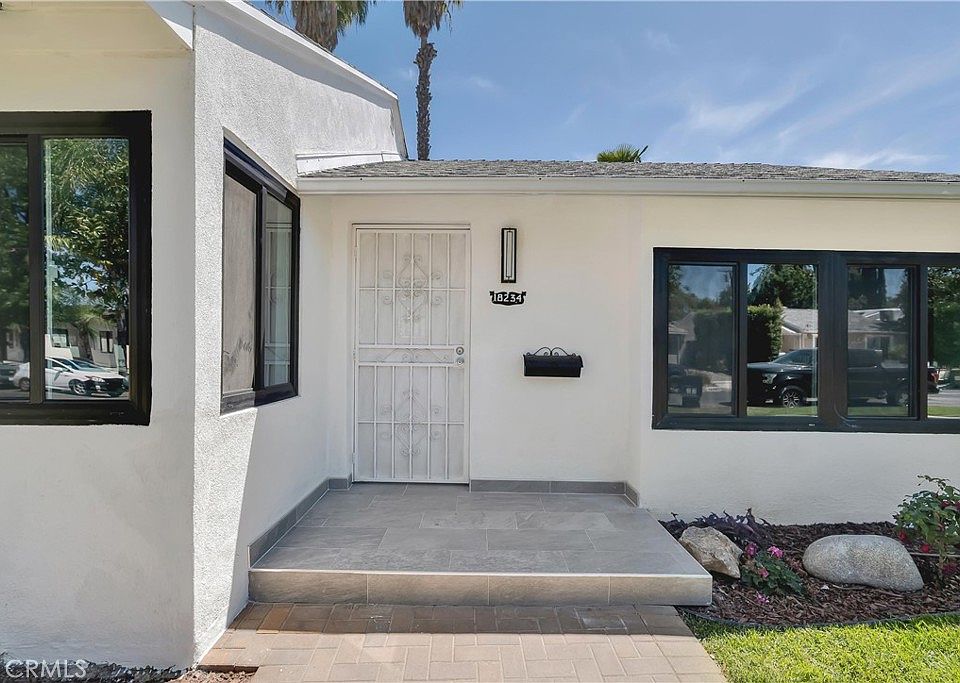 18234 Sugarman St, Tarzana, CA 91356 | MLS #SR26163915 | Zillow