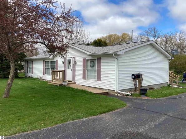 119 Hall St, West Branch, MI 48661