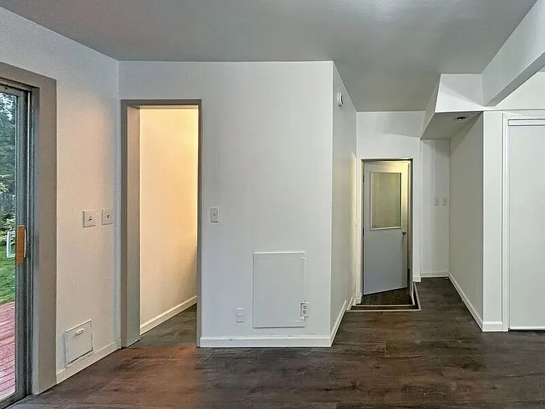 505 Empress Ave — Photo 17