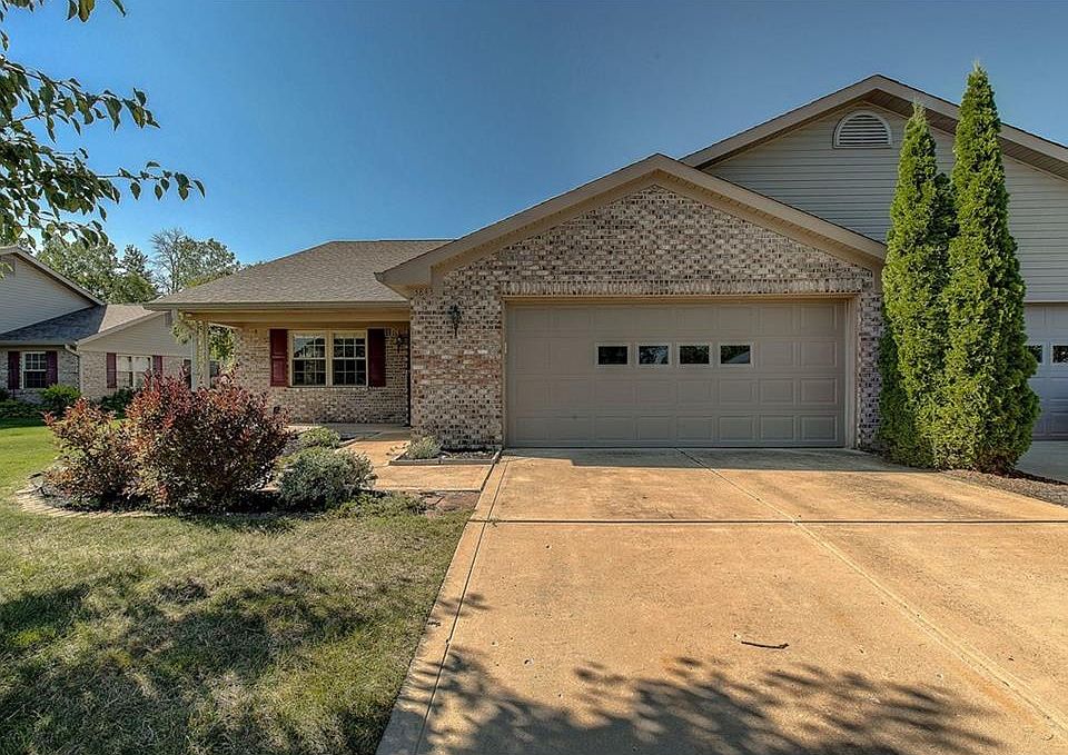 1st image of 3843 Oak Trail Dr