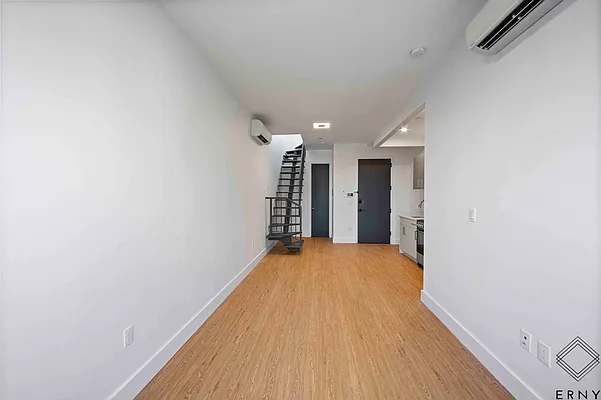 Rented by ERNY LLC | media 8