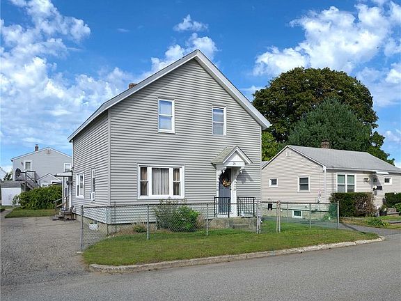 3rd image of 28 Gardner St