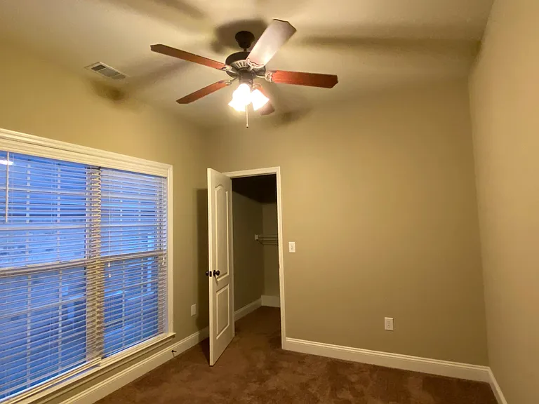 1071 Bedford Trl — Photo 10