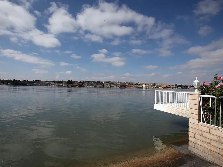 Harbor Dr — Photo 13