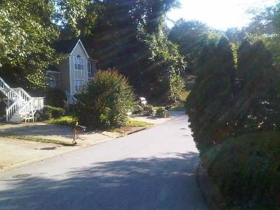 3rd image of 5192 Laurel Bridge Dr SE