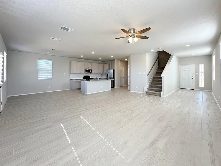 163 Haywood Mnr — Photo 6