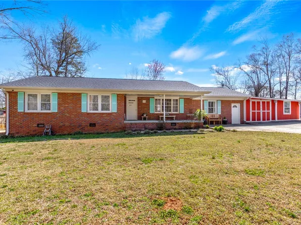 325 Pine Top Dr, Belton, SC 29627