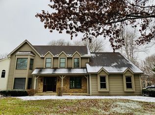 1404 Sequoia Rd, Naperville, IL 60540