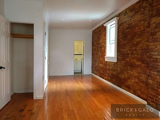 Rented by BRICK & GALO REALTY CORP | media 19