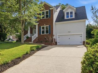 101 Streamview Dr, Cary, NC 27519