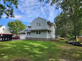 1089 Udall Rd, Bay Shore, NY 11706