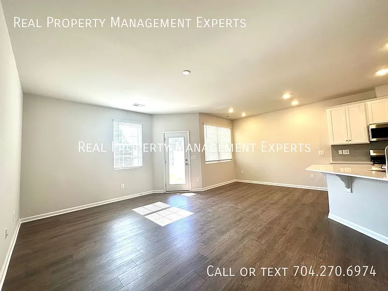 13123 Cottage Crest Ln — Photo 9