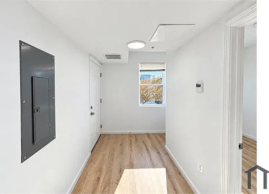3 bed, $2,695 — Photo 2