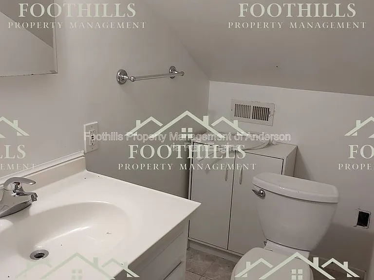 1905 Marett Rd — Photo 18