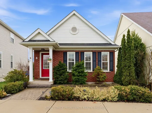8 Bigwood Cres, Pt Hope, ON L1A 0C8