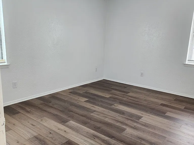 606 White Dr — Photo 15
