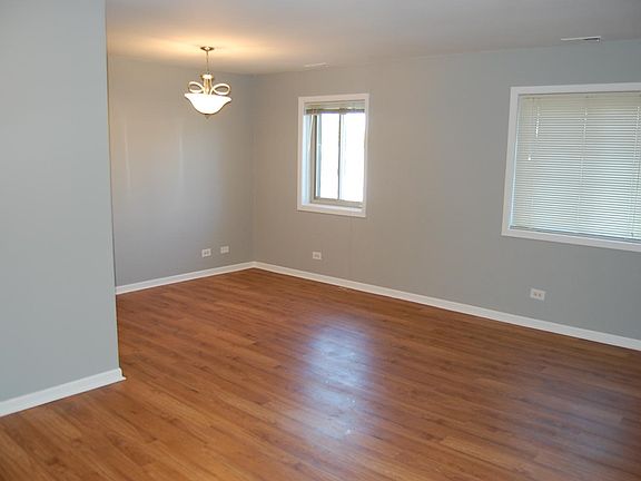 4th image of 228 Des Plaines Ave APT 302