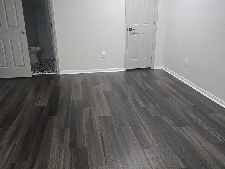 905 Woodbridge Ct #F — Photo 16