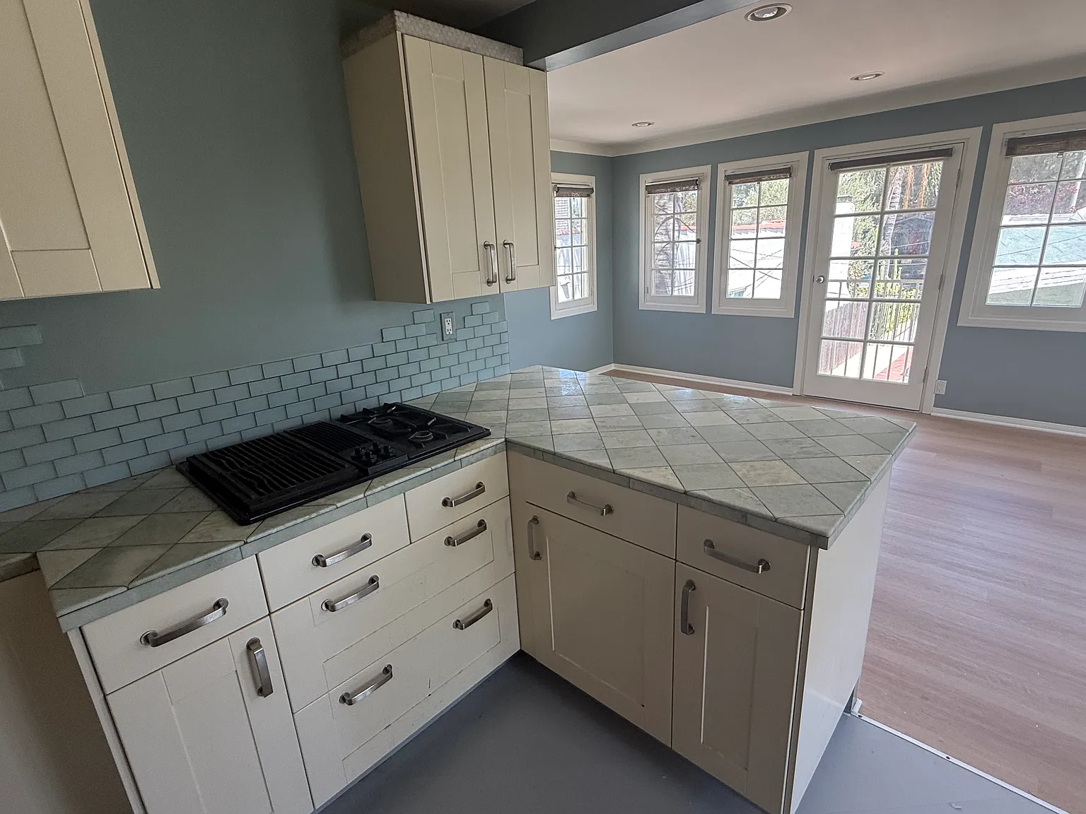 1 bed, 558 sqft, $2,200 — Photo 2