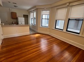 881 Mass Ave