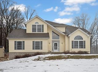 161 Smithtown Rd, Hackettstown, NJ 07840