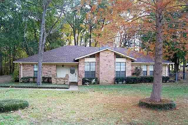 1st image of 200 Leisure Ln