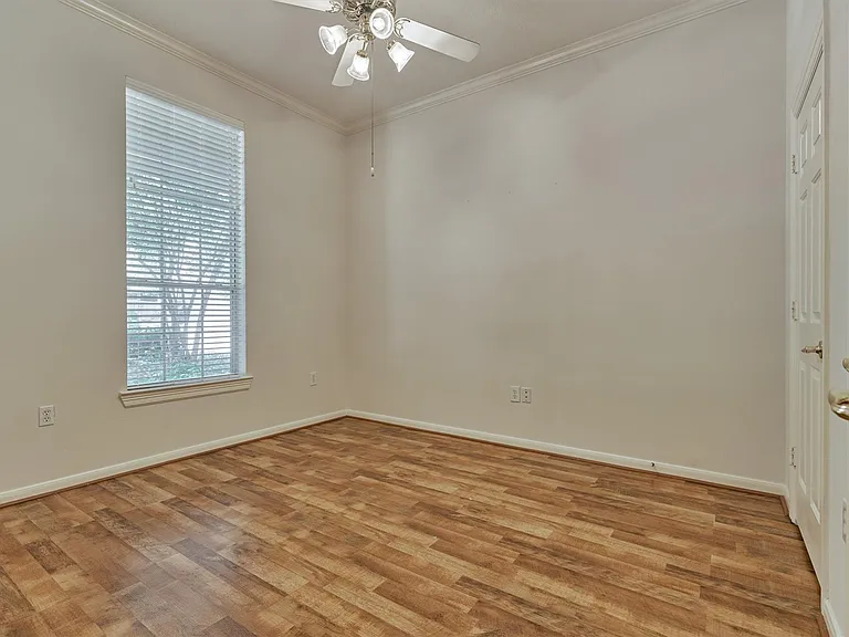 118 Robindale Cir — Photo 19