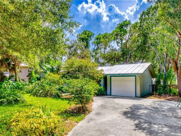 5713 Papaya Dr, Fort Pierce, FL 34982