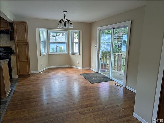 4th image of 428 Garden City Dr