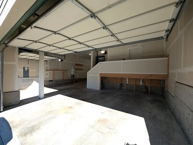 9402 S 218th St — Photo 28