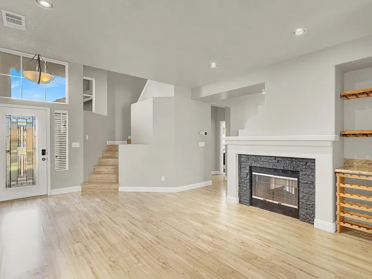133 Serenade Ct — Photo 6
