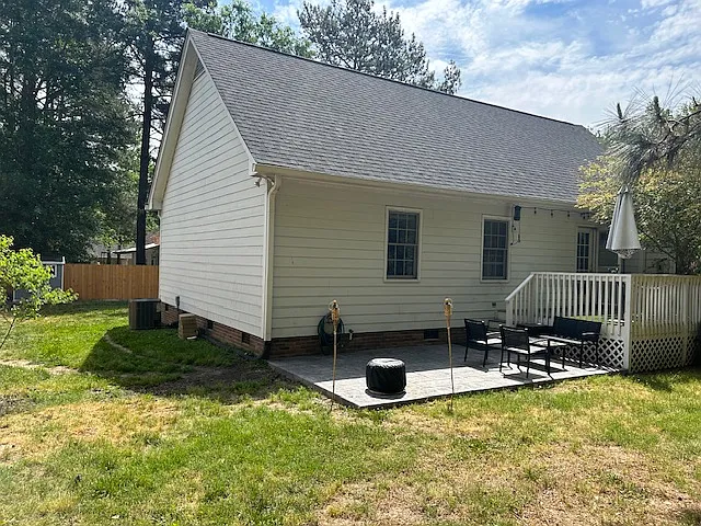 3 bed, 1321 sqft, $1,950 — Photo 4