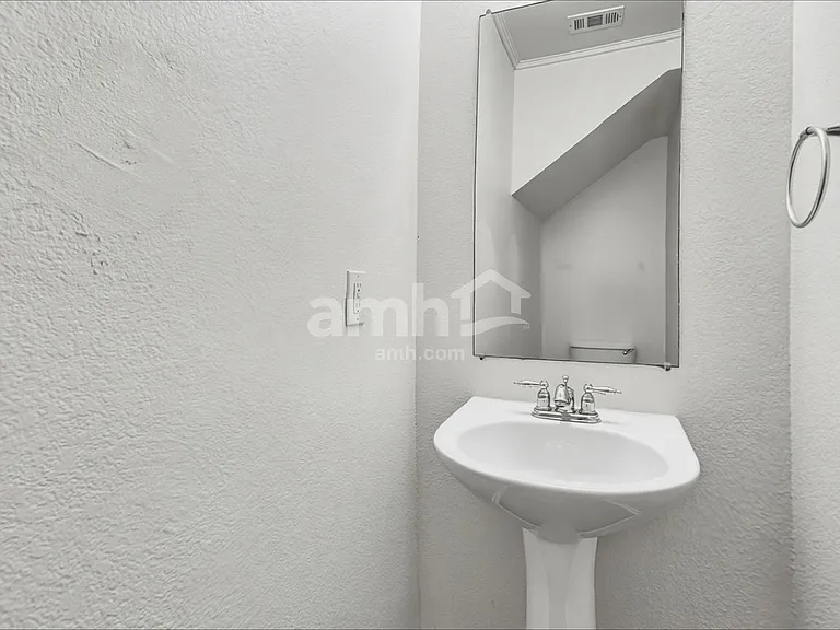 10236 Coolidge Dr — Photo 8