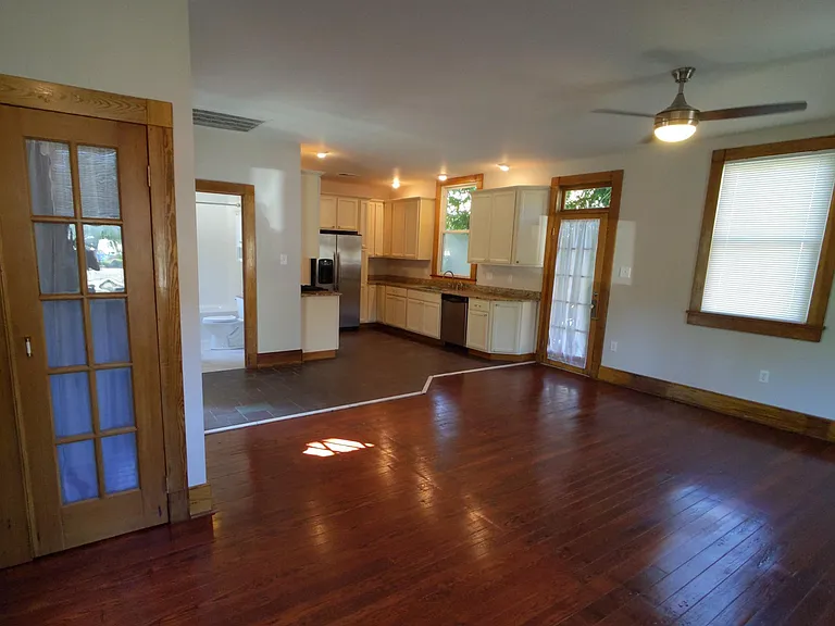 3725 Cleveland Ave — Photo 9