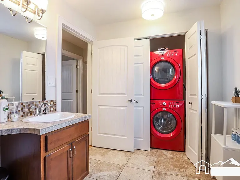2820 W 24th Ave — Photo 18