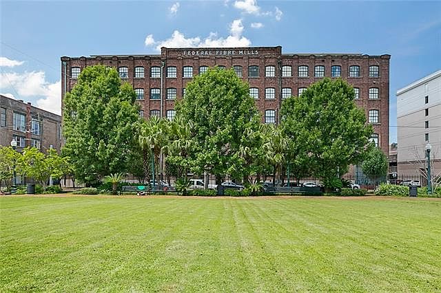 1st image of 1107 S Peters St APT 204