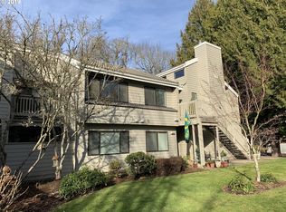 2098 Lake Isle Dr #11, Eugene, OR 97401
