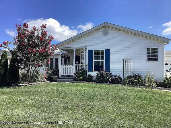 29 Pine Grove Avenue, Manahawkin, NJ 08050
