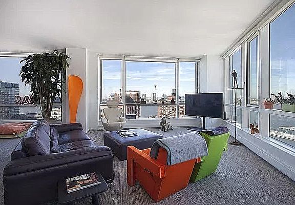 4th image of 200 Chambers St APT 17C