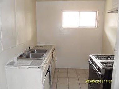 4th image of 816 Edgewood St