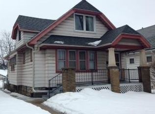 949 N 37th St, Milwaukee, WI 53208