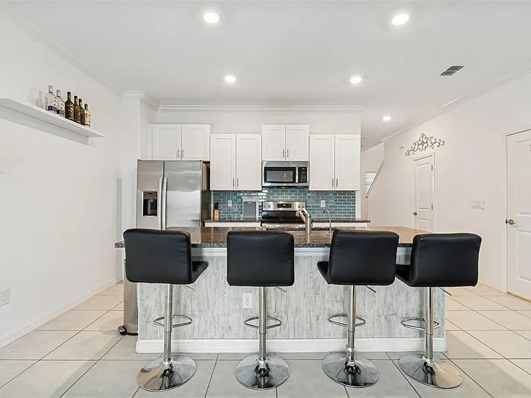 21818 Lyonia Ln — Photo 5