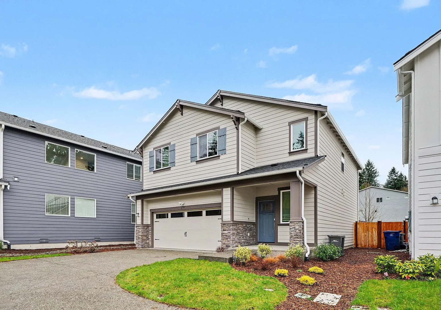 Charming Home in Bothell Prime Location & Modern Comfort 219 179th Street SE, Bothell, WA 98021 3... — Photo 1